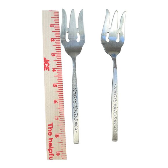 Vintage Oneida Ltd GENOA Stainless Serving Fork Set Of 2 Floral MCM Made In USA - Picture 5 of 7